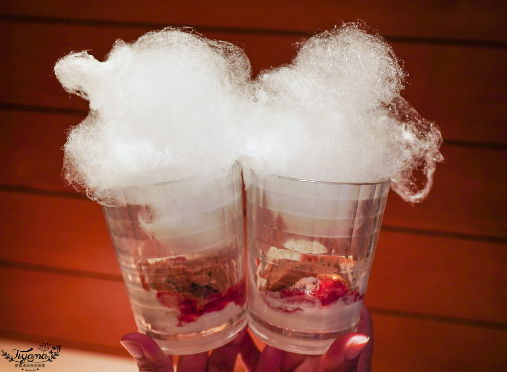 星野TOMAMU度假村人氣自助餐廳 hal，預約制自助晚餐，雪蟹、螃蟹奶油起司蔬菜、鐵板牛排、干貝、鮭魚親子手捲，網美棉花糖雲朵聖代 @緹雅瑪 美食旅遊趣