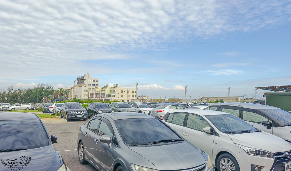 王功鐵牛車．王功採蚵車｜彩雲王功潮間帶之旅：搭採蚵車、挖蛤蜊玩水、烤鮮蚵吃到飽！大人200、兒童100、幼兒免費 @緹雅瑪 美食旅遊趣