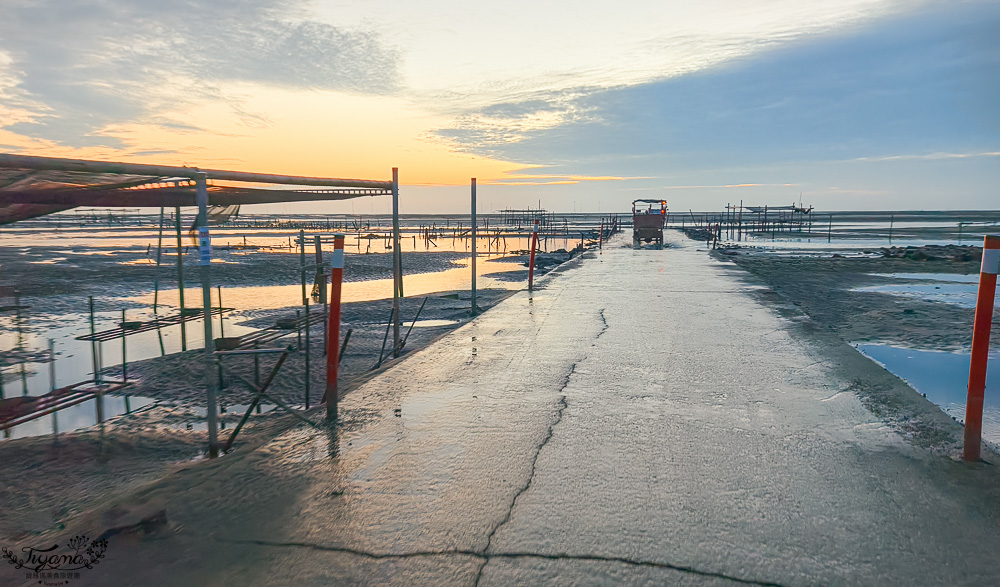 王功鐵牛車．王功採蚵車｜彩雲王功潮間帶之旅：搭採蚵車、挖蛤蜊玩水、烤鮮蚵吃到飽！大人200、兒童100、幼兒免費 @緹雅瑪 美食旅遊趣
