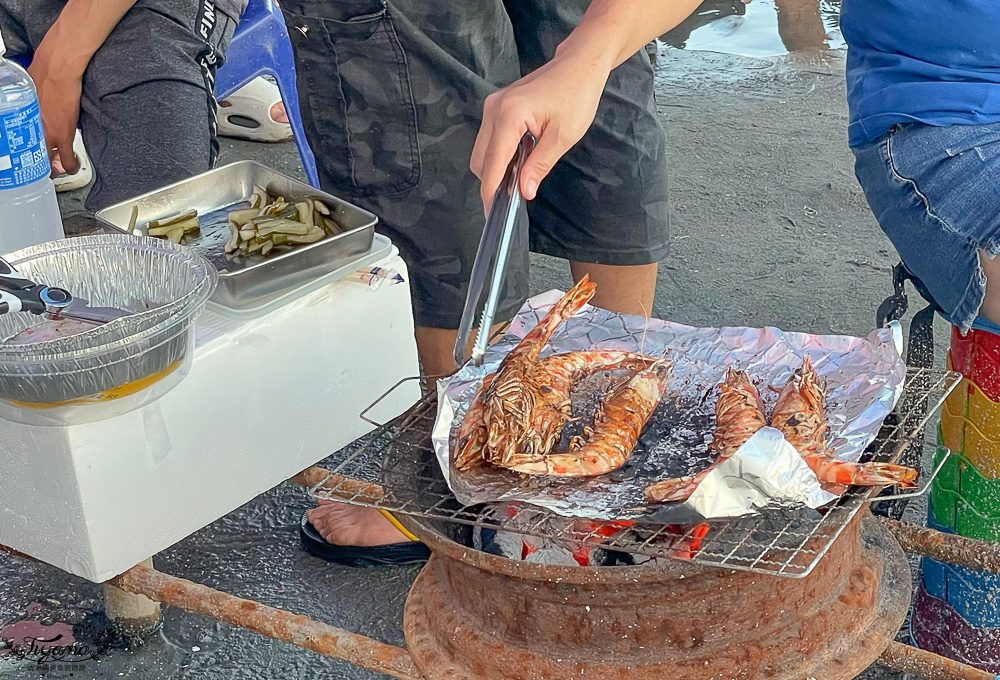 王功鐵牛車．王功採蚵車｜彩雲王功潮間帶之旅：搭採蚵車、挖蛤蜊玩水、烤鮮蚵吃到飽！大人200、兒童100、幼兒免費 @緹雅瑪 美食旅遊趣