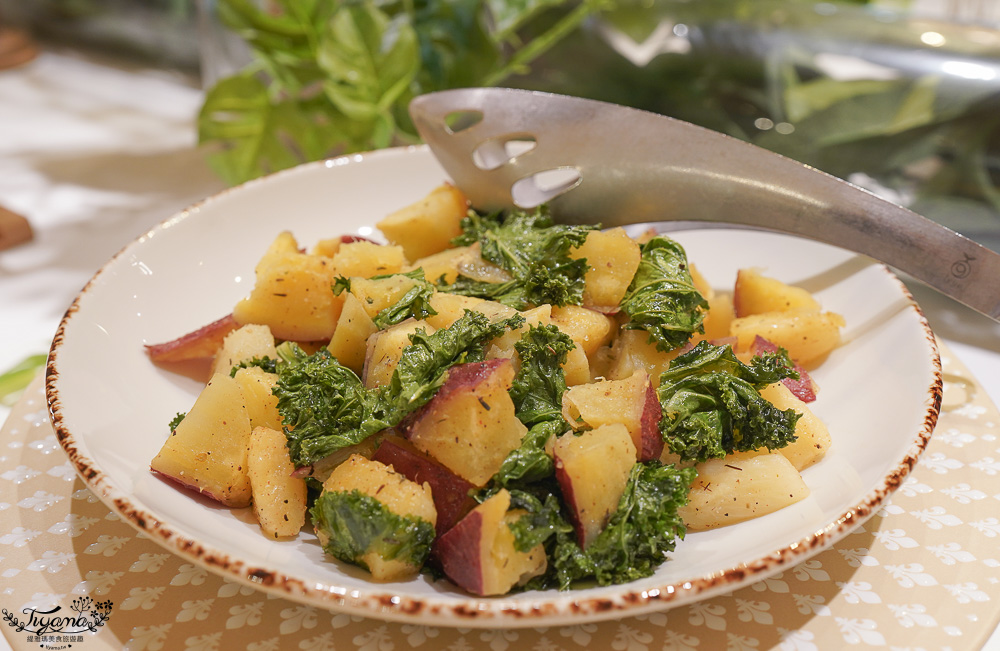 星野集團 西表島飯店 自助晚餐篇！亞熱帶西表島特色料理，沖繩牛排、花蟹海鮮湯、石垣島布丁、八重山泡盛 @緹雅瑪 美食旅遊趣