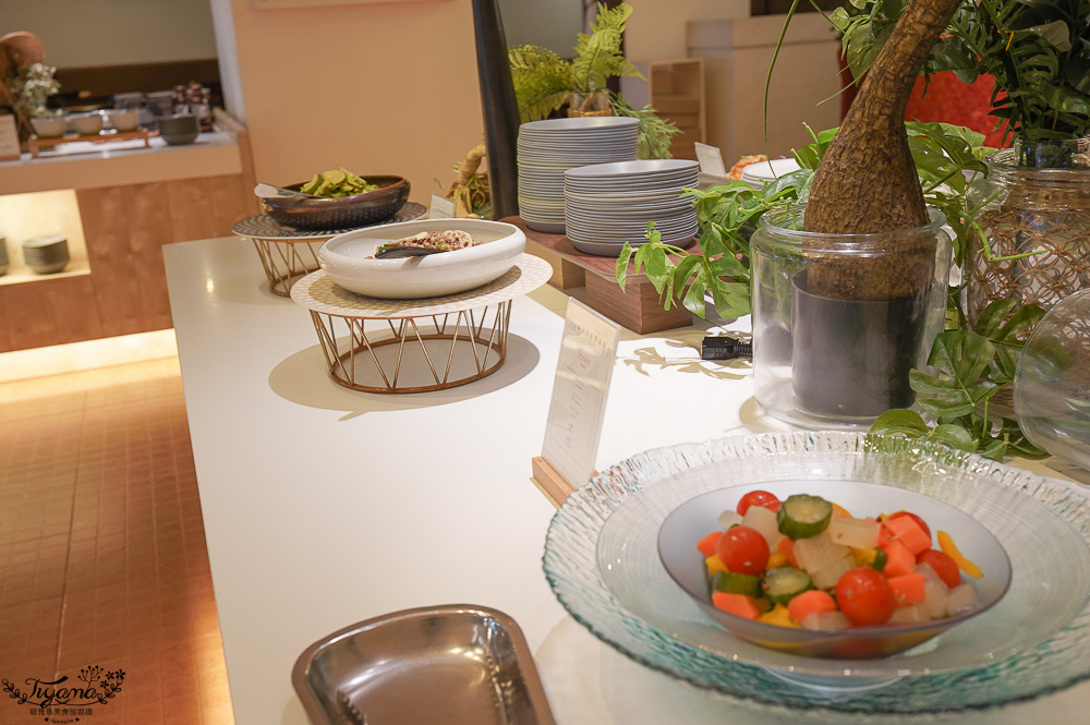 星野集團 西表島飯店 自助晚餐篇！亞熱帶西表島特色料理，沖繩牛排、花蟹海鮮湯、石垣島布丁、八重山泡盛 @緹雅瑪 美食旅遊趣