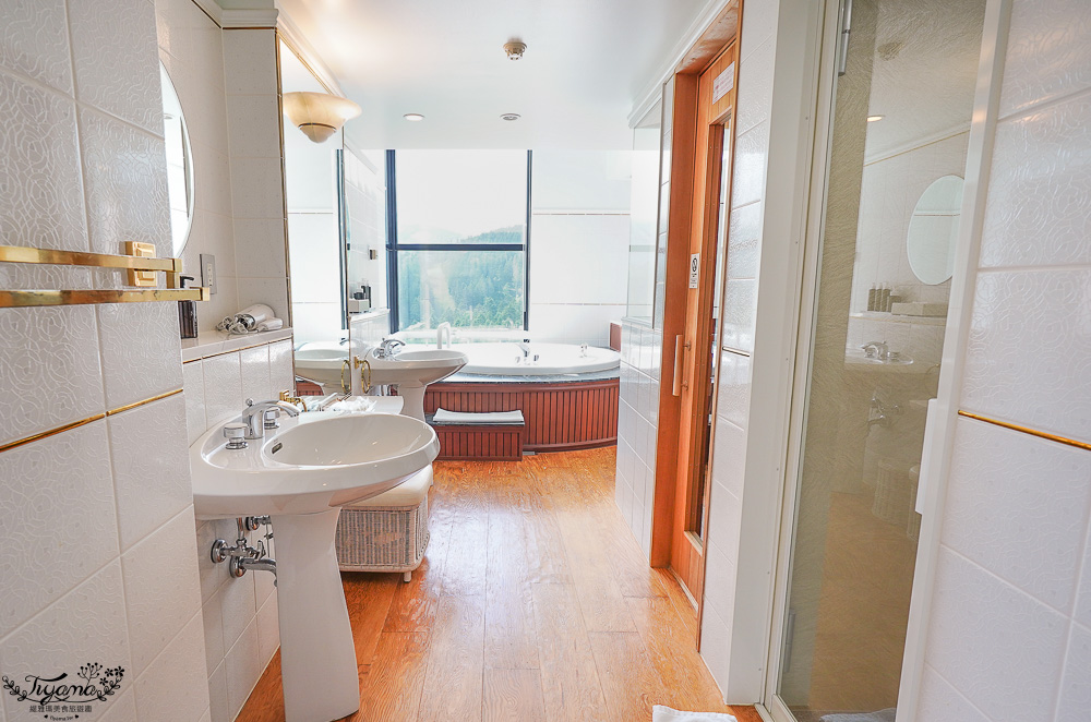 星野Tomamu度假村夏天這樣玩！！RISONARE Tomamu三天二夜，雲海平台20週年、哈蜜瓜香檳露台、森林餐廳、hal、天空、星野農場、水之教堂、微笑海灘 @緹雅瑪 美食旅遊趣