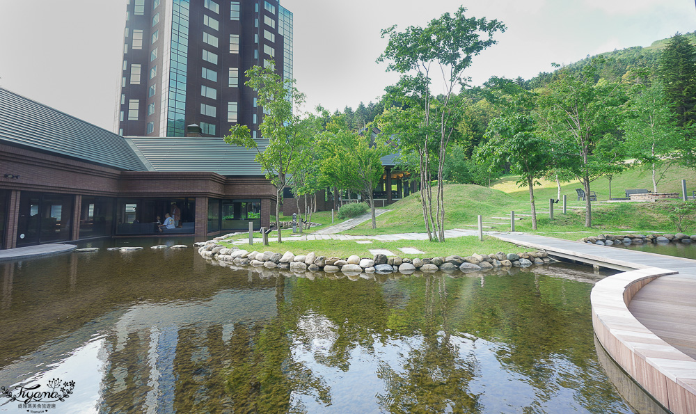 星野Tomamu度假村夏天這樣玩！！RISONARE Tomamu三天二夜，雲海平台20週年、哈蜜瓜香檳露台、森林餐廳、hal、天空、星野農場、水之教堂、微笑海灘 @緹雅瑪 美食旅遊趣