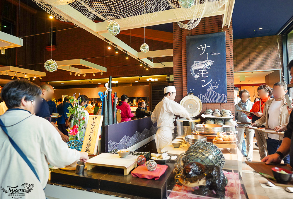星野TOMAMU度假村自助早餐hal，鮭魚親子丼、法國吐司、豐盛西式糕點櫃，早餐前先至水之教堂參觀 @緹雅瑪 美食旅遊趣