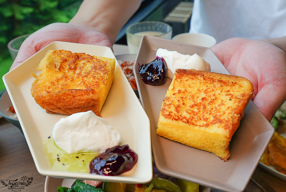 星野TOMAMU度假村自助早餐hal，鮭魚親子丼、法國吐司、豐盛西式糕點櫃，早餐前先至水之教堂參觀 @緹雅瑪 美食旅遊趣