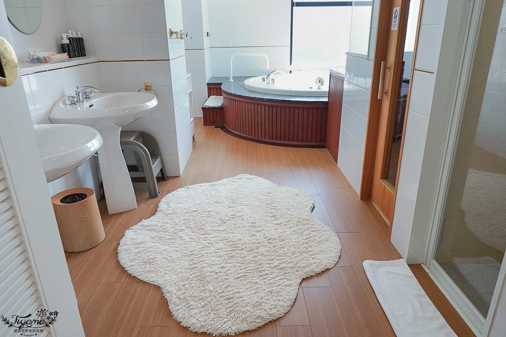 星野Tomamu度假村夏天這樣玩！！RISONARE Tomamu三天二夜，雲海平台20週年、哈蜜瓜香檳露台、森林餐廳、hal、天空、星野農場、水之教堂、微笑海灘 @緹雅瑪 美食旅遊趣