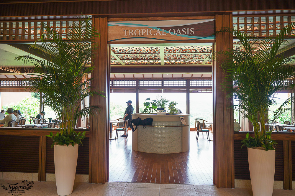 JUNGLIA OKINAWA浴池區「SPA JUNGLIA｜熱帶綠洲」，戶外無邊際浴池，叢林景觀餐廳熱帶綠洲 @緹雅瑪 美食旅遊趣