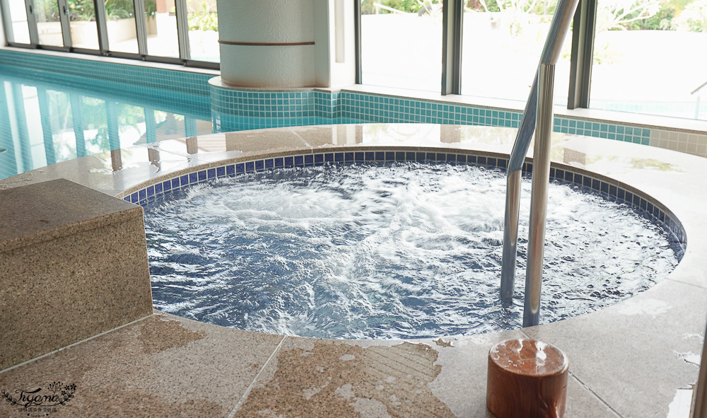 JUNGLIA OKINAWA浴池區「SPA JUNGLIA｜熱帶綠洲」，戶外無邊際浴池，叢林景觀餐廳熱帶綠洲 @緹雅瑪 美食旅遊趣