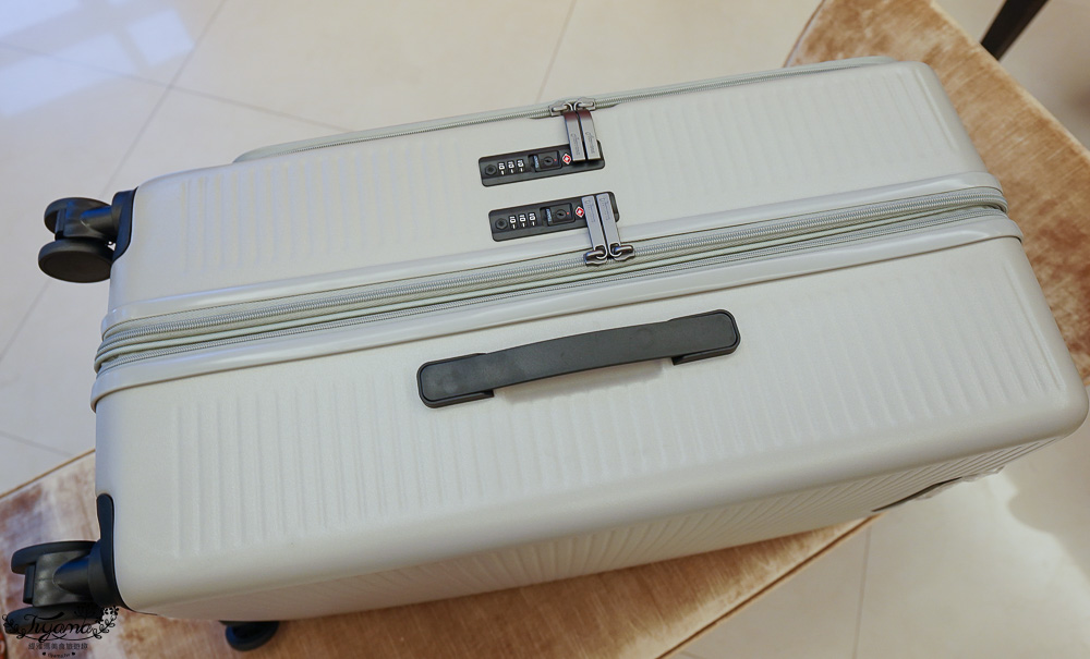 台灣行李箱推薦｜Arowana亞諾納 台灣設計品牌：31吋極致美學運動鋁框行李箱｜29吋前開式/側開式 避震輪河馬行李箱｜走出你的旅行品味 @緹雅瑪 美食旅遊趣