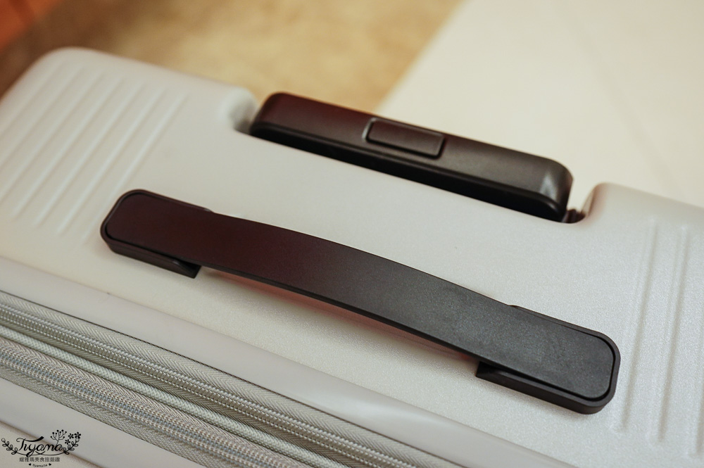 台灣行李箱推薦｜Arowana亞諾納 台灣設計品牌：31吋極致美學運動鋁框行李箱｜29吋前開式/側開式 避震輪河馬行李箱｜走出你的旅行品味 @緹雅瑪 美食旅遊趣