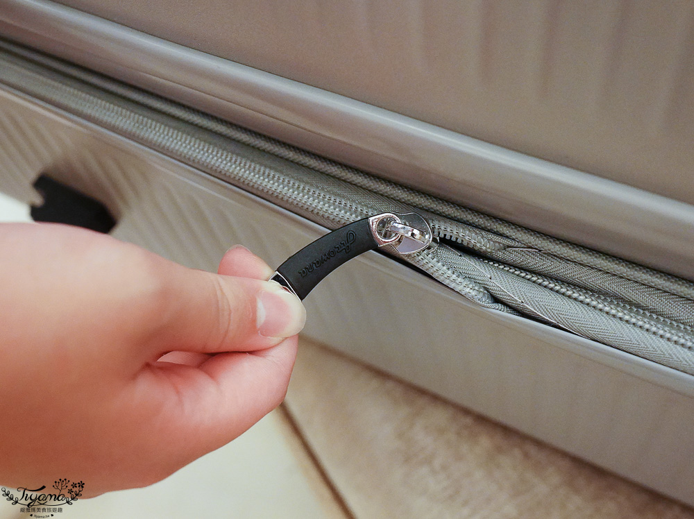 台灣行李箱推薦｜Arowana亞諾納 台灣設計品牌：31吋極致美學運動鋁框行李箱｜29吋前開式/側開式 避震輪河馬行李箱｜走出你的旅行品味 @緹雅瑪 美食旅遊趣