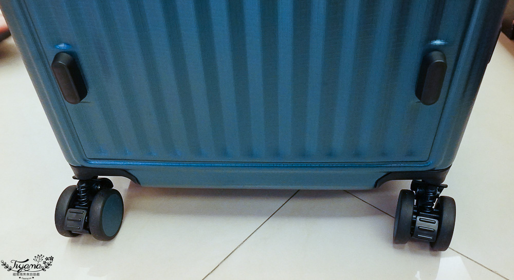 台灣行李箱推薦｜Arowana亞諾納 台灣設計品牌：31吋極致美學運動鋁框行李箱｜29吋前開式/側開式 避震輪河馬行李箱｜走出你的旅行品味 @緹雅瑪 美食旅遊趣