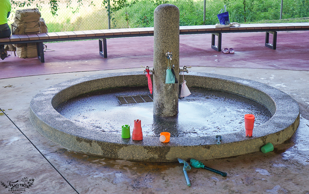 宜蘭公園「礁溪二龍之心公園」龍舟主題親子景點，高速公路下的遮陽兒童遊戲場、籃球場！有免費停車場 @緹雅瑪 美食旅遊趣
