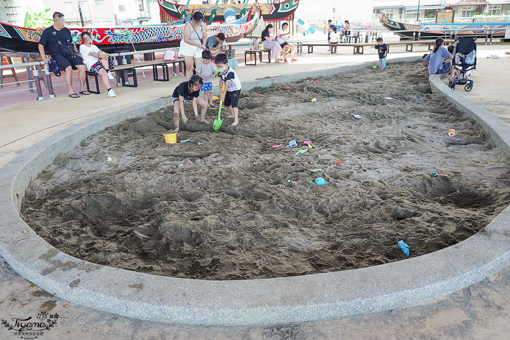宜蘭公園「礁溪二龍之心公園」龍舟主題親子景點，高速公路下的遮陽兒童遊戲場、籃球場！有免費停車場 @緹雅瑪 美食旅遊趣