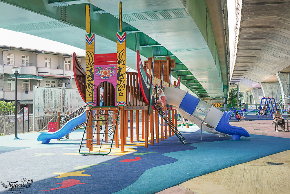 宜蘭公園「礁溪二龍之心公園」龍舟主題親子景點，高速公路下的遮陽兒童遊戲場、籃球場！有免費停車場 @緹雅瑪 美食旅遊趣