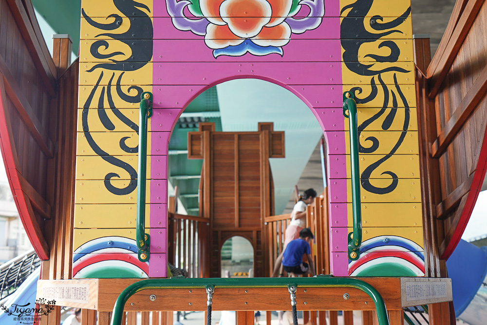 宜蘭公園「礁溪二龍之心公園」龍舟主題親子景點，高速公路下的遮陽兒童遊戲場、籃球場！有免費停車場 @緹雅瑪 美食旅遊趣