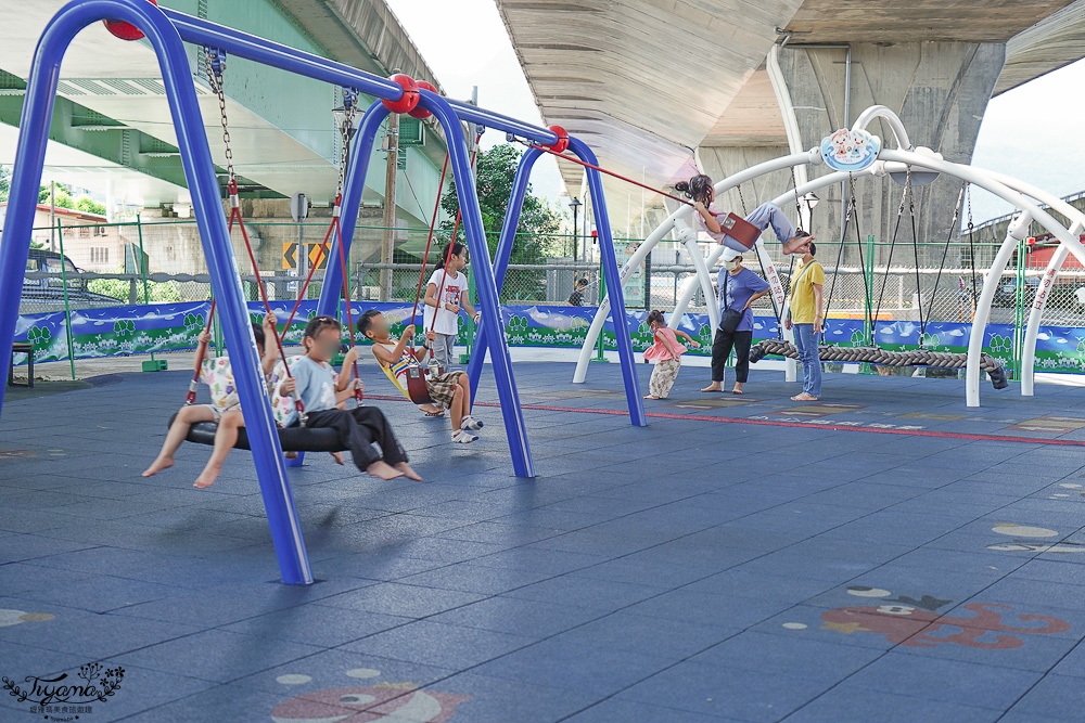 宜蘭公園「礁溪二龍之心公園」龍舟主題親子景點，高速公路下的遮陽兒童遊戲場、籃球場！有免費停車場 @緹雅瑪 美食旅遊趣
