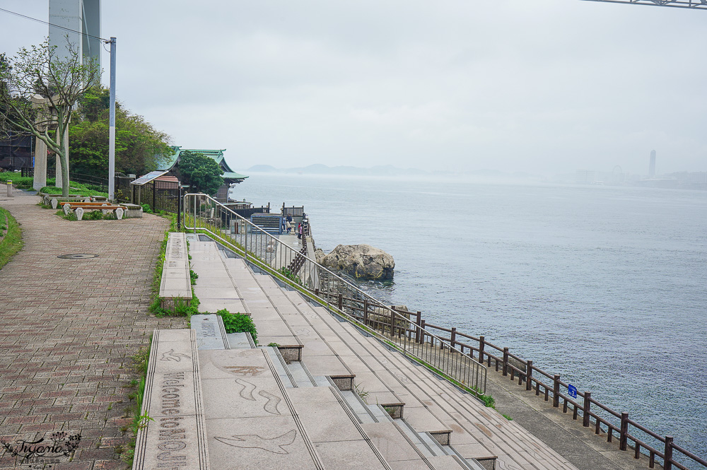 九州門司港景點｜可愛河豚神籤「和布刈神社」，九州最北邊的海景神社，關門海峽旁面海絕美景色的小巧神社 @緹雅瑪 美食旅遊趣