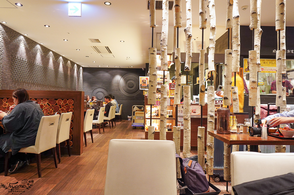 新千歲國內機場美食吃不完！豚丼名人 豚丼專門店，醬燒豬肉丼、1.5倍肉量豚丼一吃就愛上 @緹雅瑪 美食旅遊趣