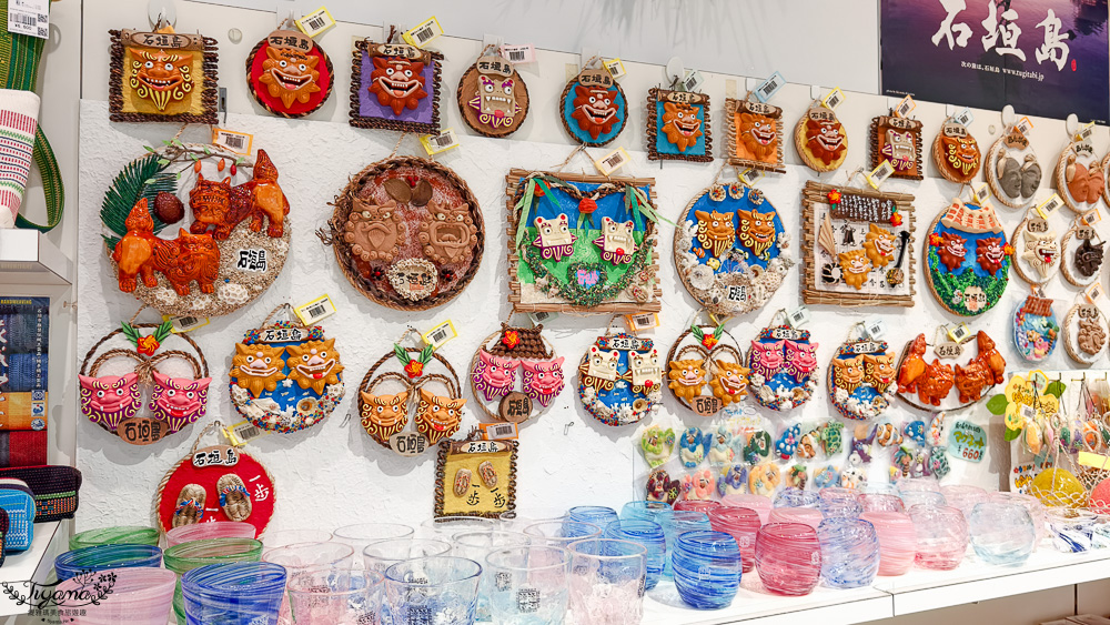 新石垣機場到市區交通｜新石垣機場伴手禮商店：1樓整層伴手禮土特產逛不完！新石垣機場&harr;︎石垣港交通 @緹雅瑪 美食旅遊趣