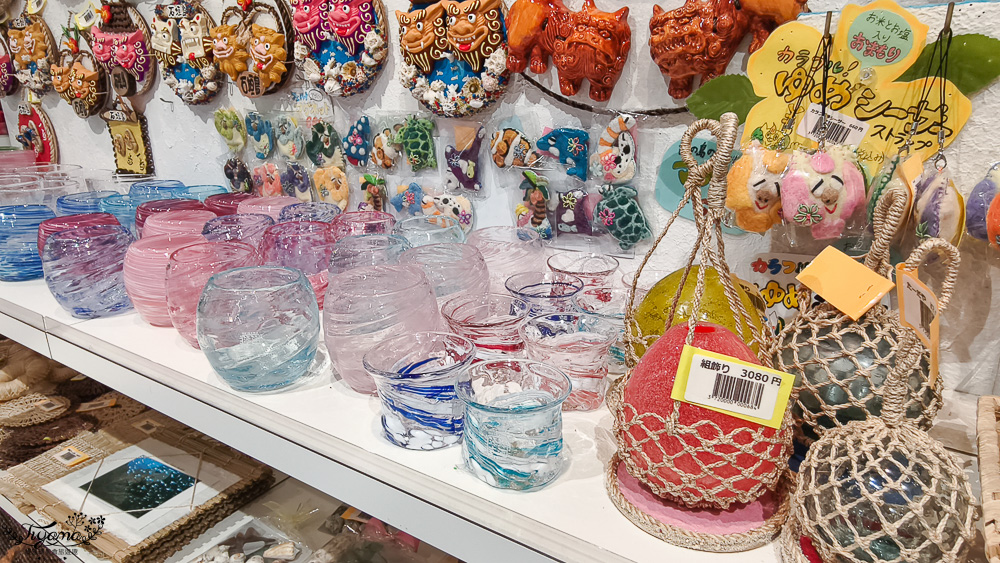 新石垣機場到市區交通｜新石垣機場伴手禮商店：1樓整層伴手禮土特產逛不完！新石垣機場&harr;︎石垣港交通 @緹雅瑪 美食旅遊趣