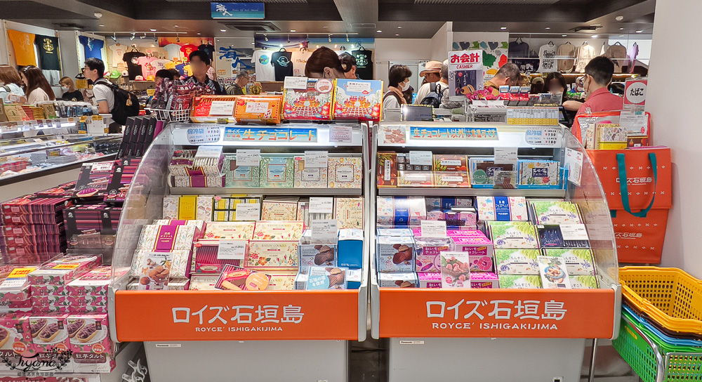 新石垣機場到市區交通｜新石垣機場伴手禮商店：1樓整層伴手禮土特產逛不完！新石垣機場&harr;︎石垣港交通 @緹雅瑪 美食旅遊趣