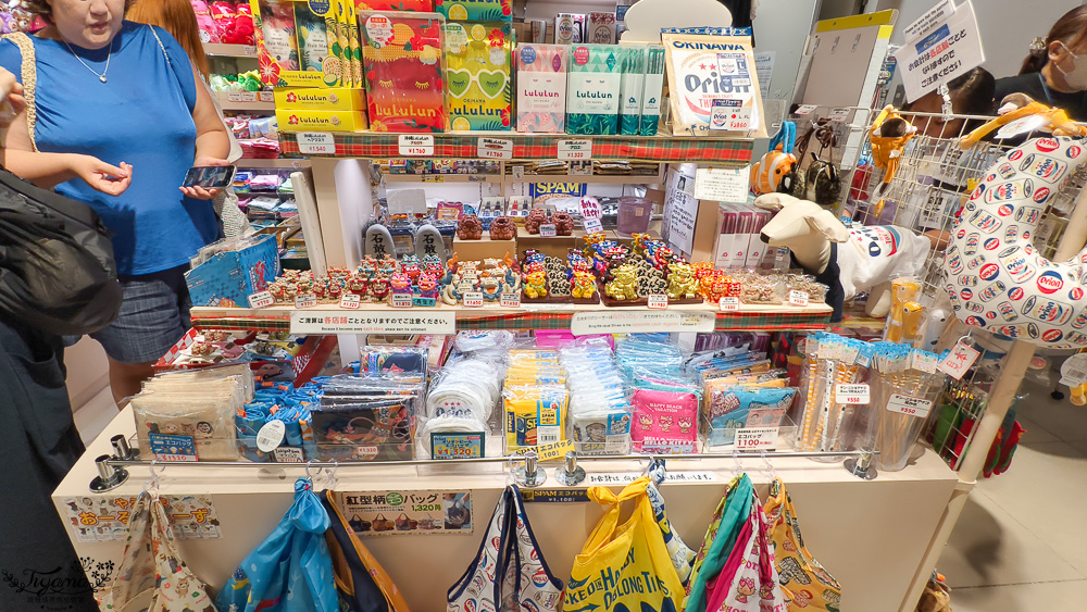 新石垣機場到市區交通｜新石垣機場伴手禮商店：1樓整層伴手禮土特產逛不完！新石垣機場&harr;︎石垣港交通 @緹雅瑪 美食旅遊趣