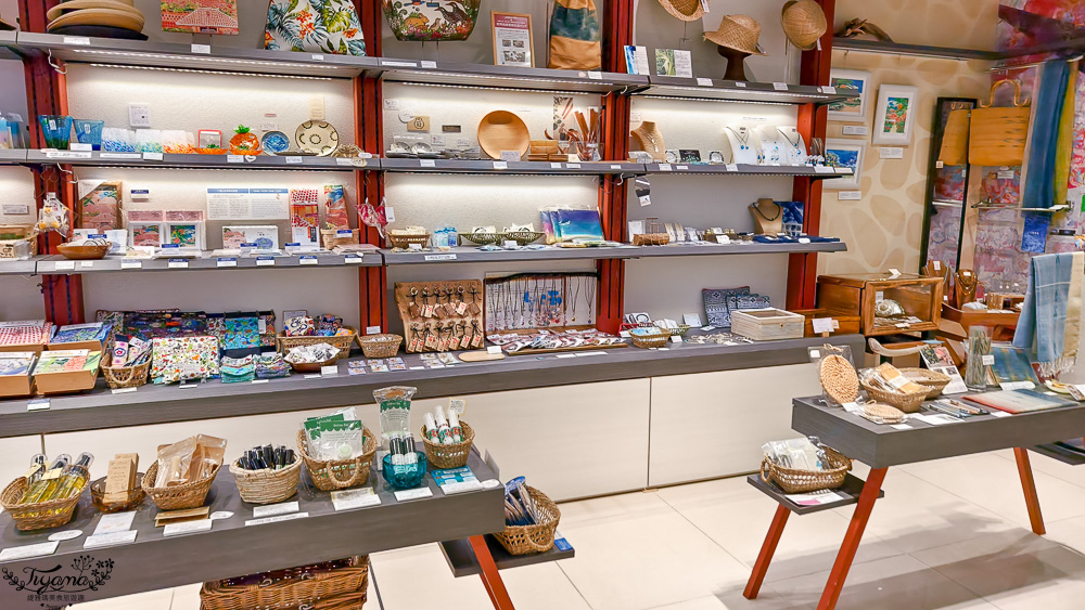 新石垣機場到市區交通｜新石垣機場伴手禮商店：1樓整層伴手禮土特產逛不完！新石垣機場&harr;︎石垣港交通 @緹雅瑪 美食旅遊趣