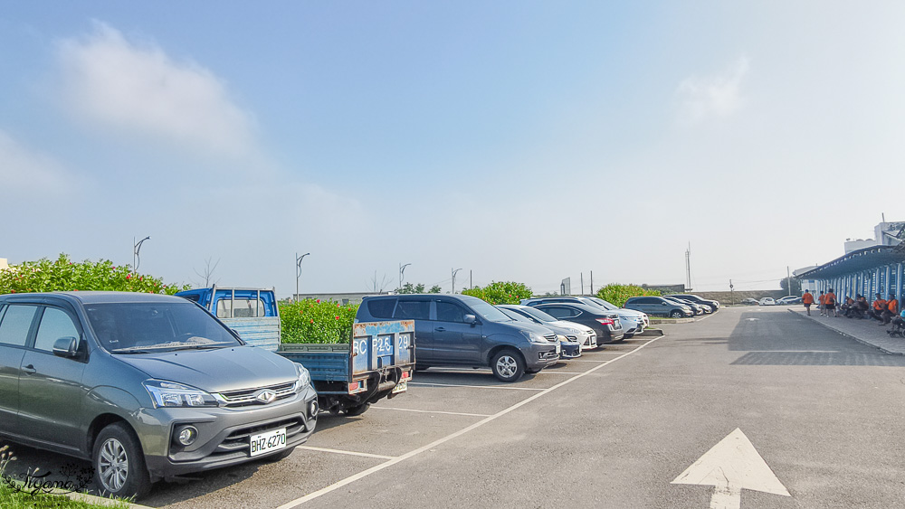 王功挖蛤烤蚵吃到飽！王功丫瑋觀光採蚵車，烤棚大又乾淨，收費大人200．小孩100．幼童免費，最超值的玩水活動 @緹雅瑪 美食旅遊趣
