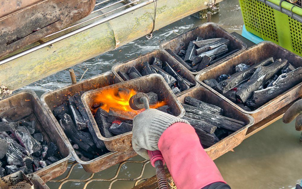 王功挖蛤烤蚵吃到飽！王功丫瑋觀光採蚵車，烤棚大又乾淨，收費大人200．小孩100．幼童免費，最超值的玩水活動 @緹雅瑪 美食旅遊趣