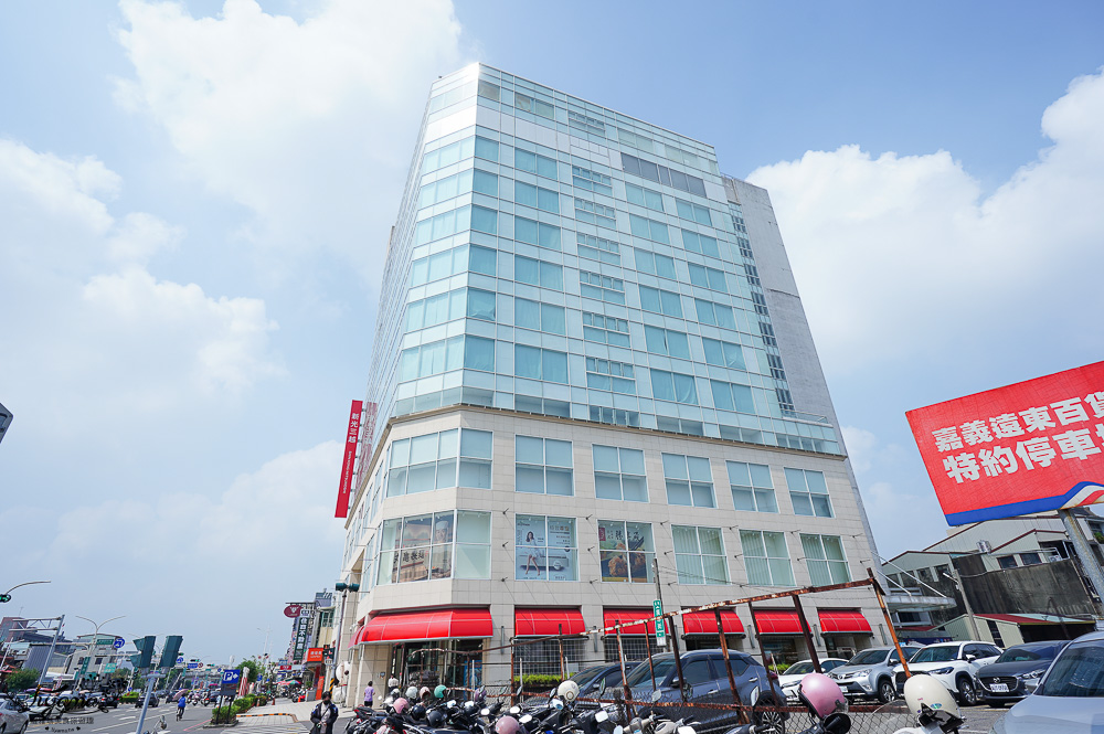 嘉義新光三越週年慶寢具特賣會【多利寶寢具特賣會】工廠直營天絲寢具平價高品質，夏涼被、枕頭990元買一送一，還能參加新光三越週年慶單筆3000贈2000點活動 @緹雅瑪 美食旅遊趣