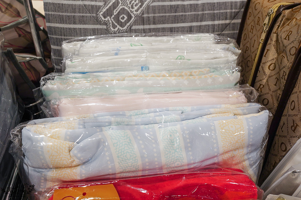 嘉義新光三越週年慶寢具特賣會【多利寶寢具特賣會】工廠直營天絲寢具平價高品質，夏涼被、枕頭990元買一送一，還能參加新光三越週年慶單筆3000贈2000點活動 @緹雅瑪 美食旅遊趣