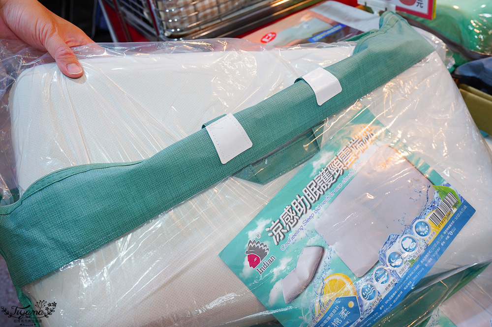 台南多利寶寢具特賣會｜海馬台南年度聯合特賣會：台灣工廠直營天絲寢具親民價就能買到！！多款枕頭買一送一只要990.天絲床包兩用被組1980起.兒童枕299.機能被990，冬天換季補寢具買到賺到 @緹雅瑪 美食旅遊趣