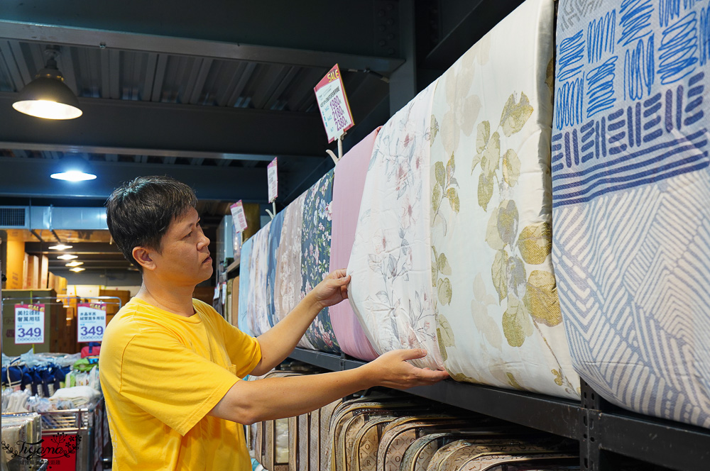 台南多利寶寢具特賣會｜海馬台南年度聯合特賣會：台灣工廠直營天絲寢具親民價就能買到！！多款枕頭買一送一只要990.天絲床包兩用被組1980起.兒童枕299.機能被990，冬天換季補寢具買到賺到 @緹雅瑪 美食旅遊趣