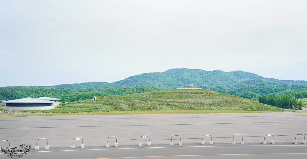 北海道頭大佛殿，在真駒内滝野霊園裡建築大師安藤忠雄的作品「洞窟中巨大佛殿」 @緹雅瑪 美食旅遊趣