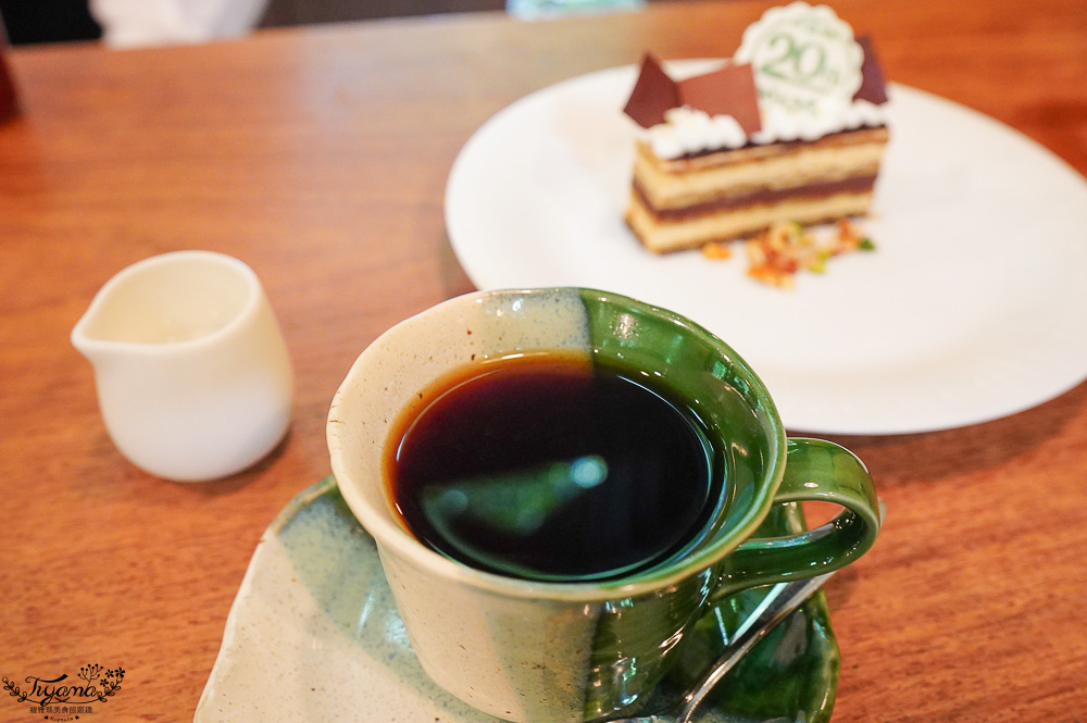 北海道富良野美食「森之時計｜珈琲 森の時計」森林精靈露台裡的幻夢咖啡廳~來杯DIY手磨豆的手沖咖啡，20週年森林劇院蛋糕 @緹雅瑪 美食旅遊趣