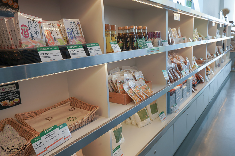 北海道美瑛玻璃屋｜美瑛選果本店｜美瑛聯合美食商場：買美瑛農特產品、吃麵包輕食甜品、法國餐廳～選果市場｜選果工房｜美瑛小麦工房｜阿斯佩格斯餐廳 @緹雅瑪 美食旅遊趣