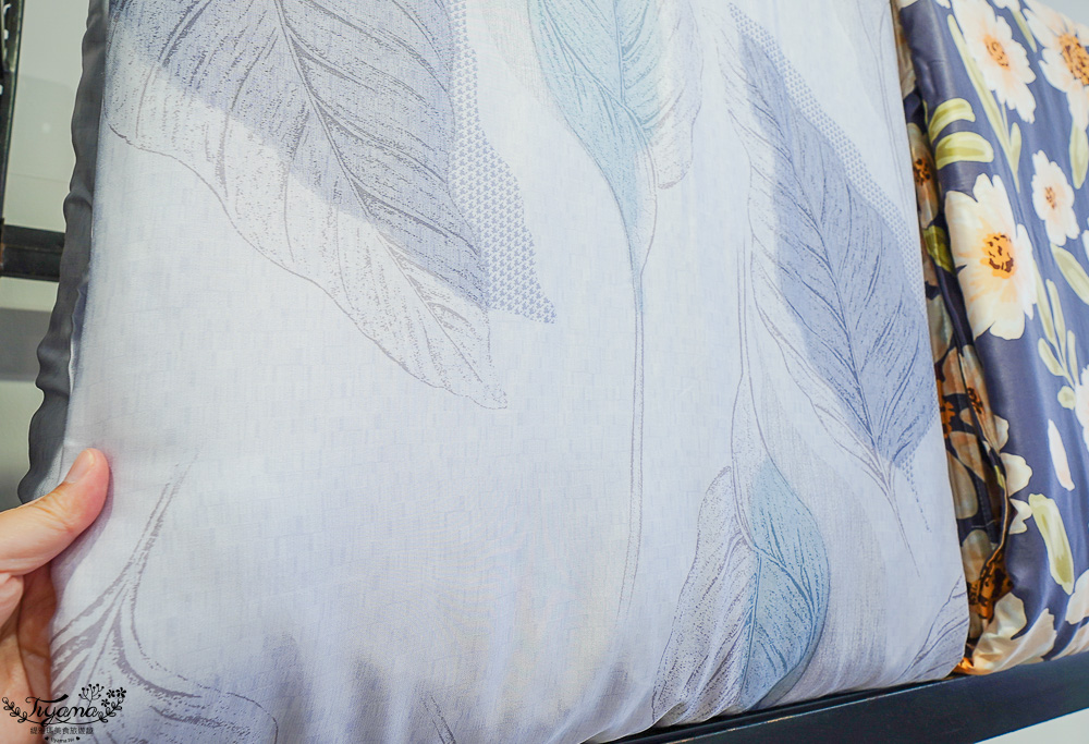 高雄多利寶寢具特賣會開跑囉！！換季出清~殺很大”990元兩用床包組”限量售完為止，枕頭涼被990元買一送一，冬季被5折，工廠直營天絲寢具超甜價~ @緹雅瑪 美食旅遊趣