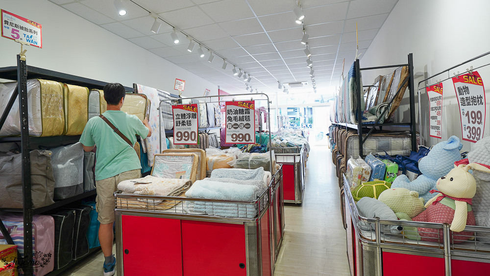 高雄多利寶寢具特賣會開跑囉！！換季出清~殺很大”990元兩用床包組”限量售完為止，枕頭涼被990元買一送一，冬季被5折，工廠直營天絲寢具超甜價~ @緹雅瑪 美食旅遊趣