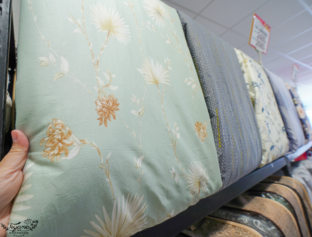 高雄多利寶寢具特賣會開跑囉！！換季出清~殺很大”990元兩用床包組”限量售完為止，枕頭涼被990元買一送一，冬季被5折，工廠直營天絲寢具超甜價~ @緹雅瑪 美食旅遊趣