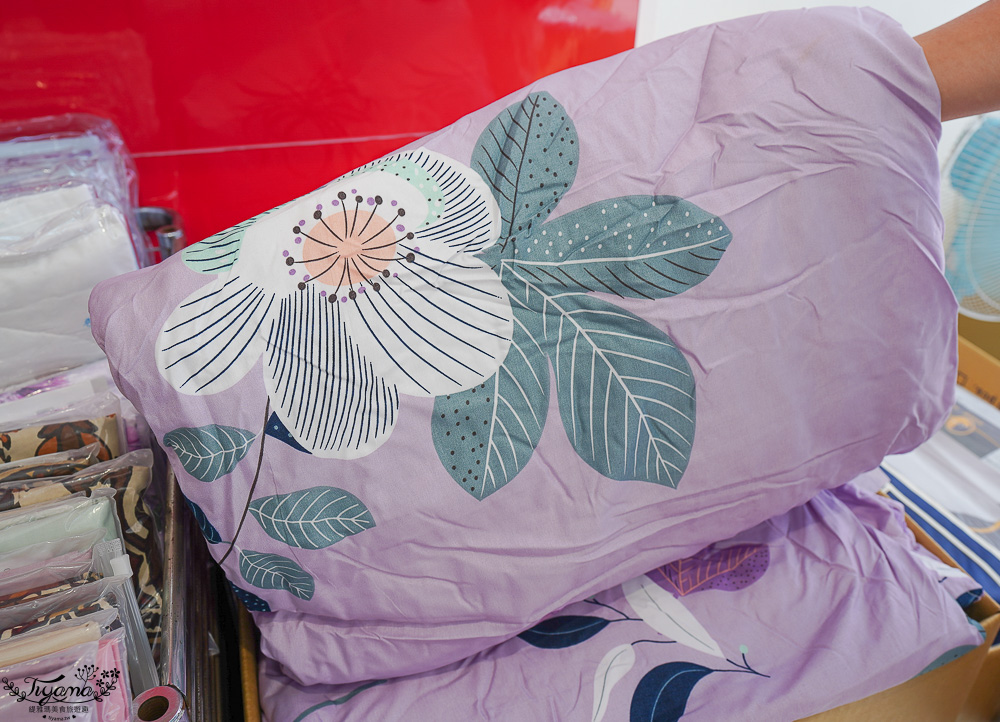 高雄多利寶寢具特賣會開跑囉！！換季出清~殺很大”990元兩用床包組”限量售完為止，枕頭涼被990元買一送一，冬季被5折，工廠直營天絲寢具超甜價~ @緹雅瑪 美食旅遊趣