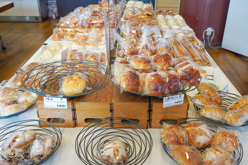 北海道三星蛋糕「藍靛果蛋糕 三星｜三星 ウトナイ店」長生不老果蛋糕，苫小牧道路休息站旁 @緹雅瑪 美食旅遊趣
