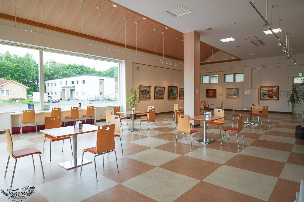 北海道三星蛋糕「藍靛果蛋糕 三星｜三星 ウトナイ店」長生不老果蛋糕，苫小牧道路休息站旁 @緹雅瑪 美食旅遊趣