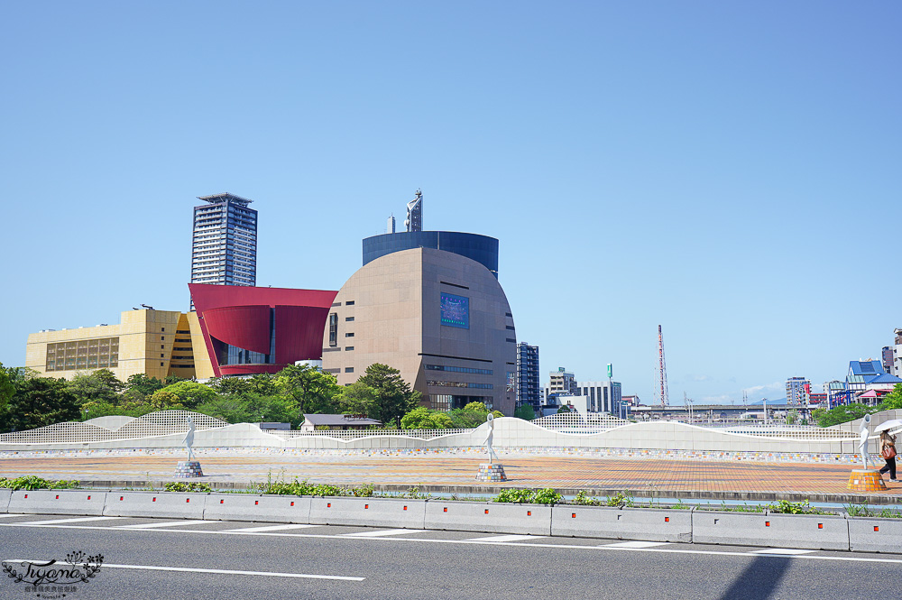 九州小倉城「小倉祇園 八坂神社」連接小倉城旁400多年歷史的豐前市守護神，全日本罕見景點「鳥居+小倉城」同框奇景 @緹雅瑪 美食旅遊趣