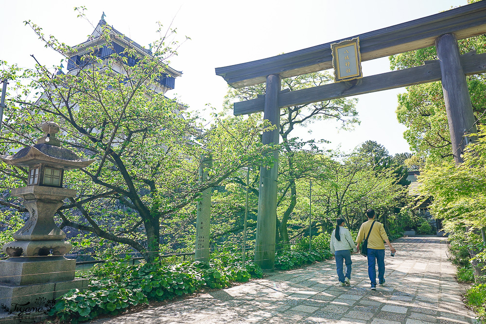 九州小倉城「小倉祇園 八坂神社」連接小倉城旁400多年歷史的豐前市守護神，全日本罕見景點「鳥居+小倉城」同框奇景 @緹雅瑪 美食旅遊趣