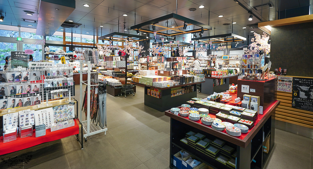 福岡小倉逛OUTLET賞夜景一日遊：小倉城．小倉城庭院．皿倉山展望台．魚町銀天街．旦過市場．九州THE OUTLETS KITAKYUSHU @緹雅瑪 美食旅遊趣