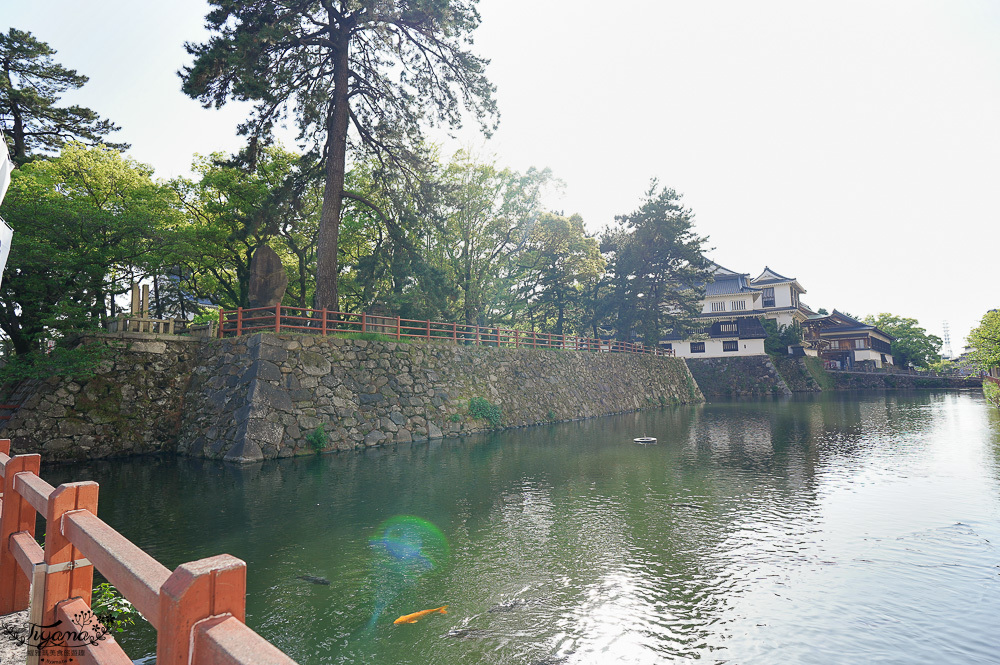 九州小倉城「小倉祇園 八坂神社」連接小倉城旁400多年歷史的豐前市守護神，全日本罕見景點「鳥居+小倉城」同框奇景 @緹雅瑪 美食旅遊趣