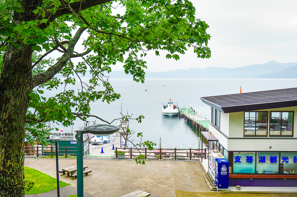【北海道景點】支笏湖遊客中心｜山線鐵橋｜Patissier Labo｜支笏湖商店街 @緹雅瑪 美食旅遊趣