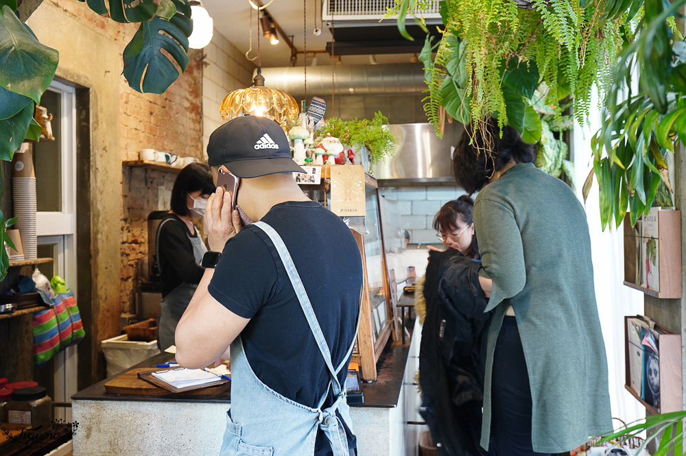 台南早午餐「小北家灶咖ZAOKA」台南在地7年的人氣早午餐店，平日也要排隊 @緹雅瑪 美食旅遊趣
